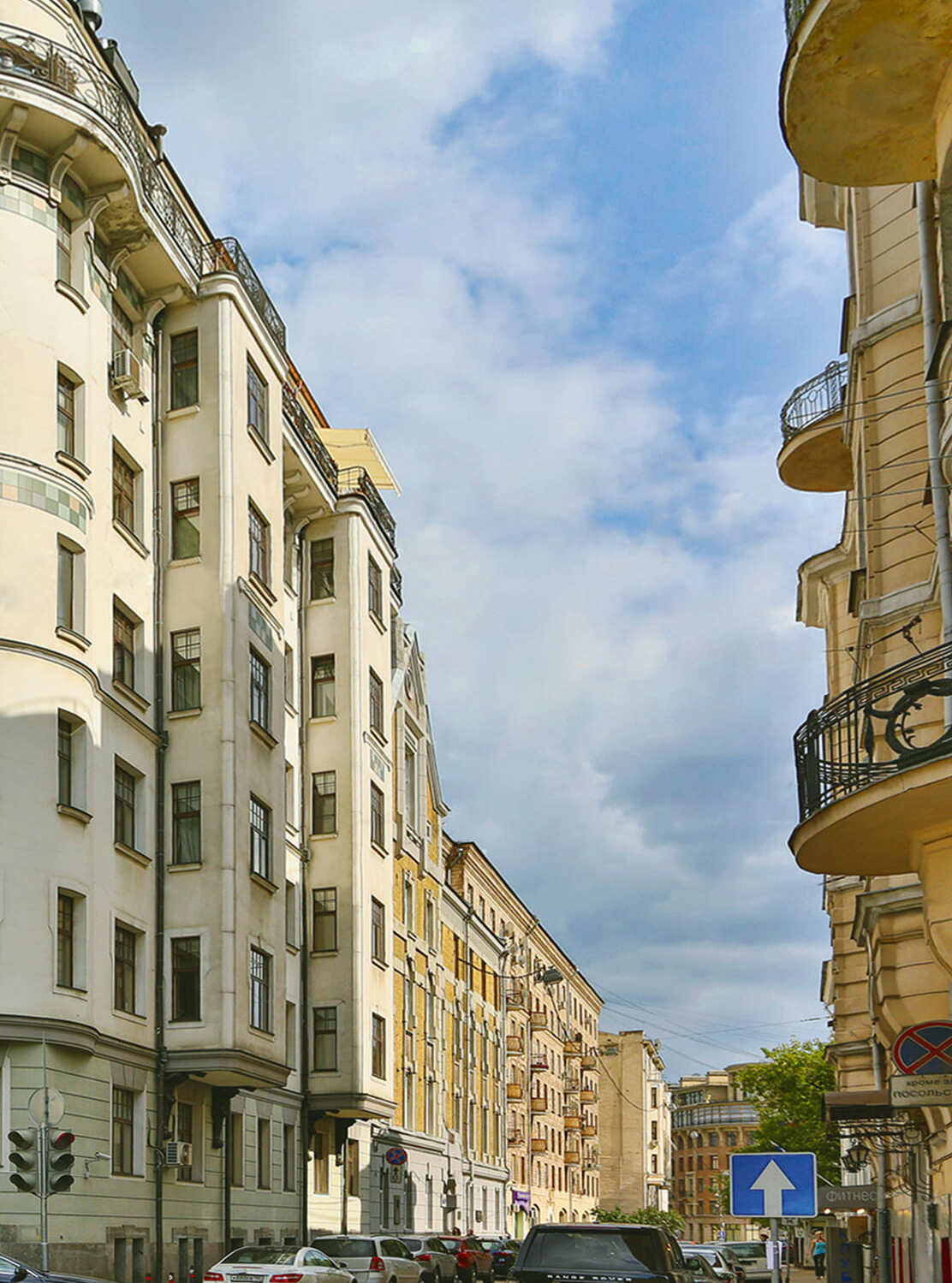 Купить квартиру в ЖК Помпейский Дом в Москве на официальном сайте.